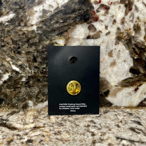 Commander In Chief Pin - Picture 3 of 4